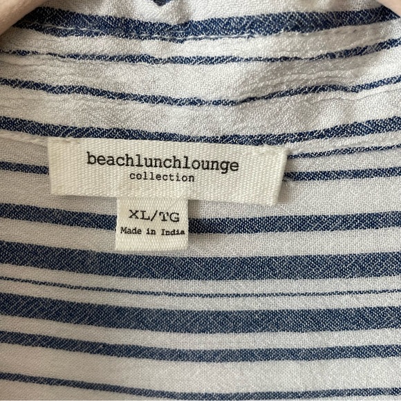 Beachlunch lounge buttoned down short loose fitting top - Picture 5 of 6
